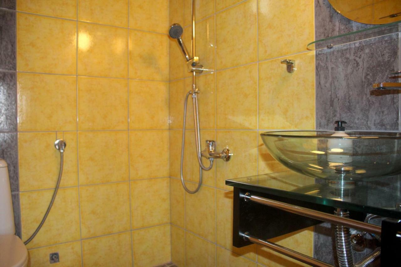 Marema 1 Apartment Kompoi ภายนอก รูปภาพ